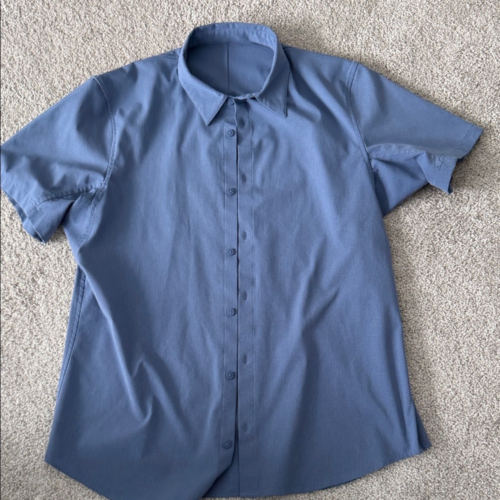 Lululemon Men's Blue Short Sleeve Button Up Shirt